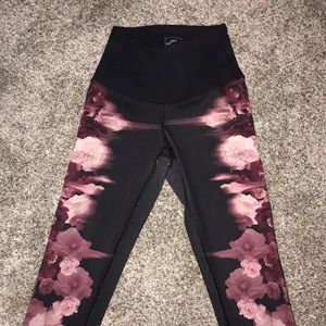 North face leggings. Never been worn.